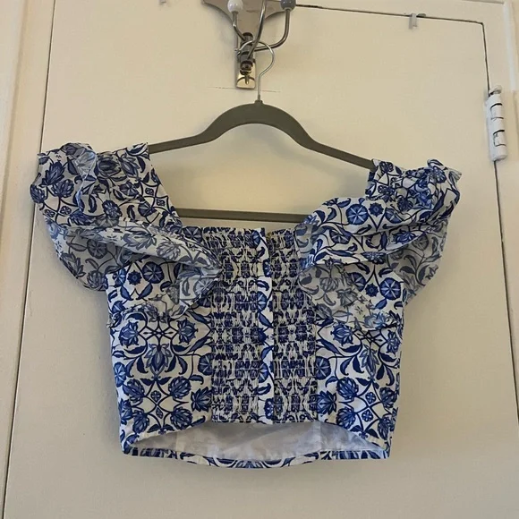 Cara Cara Darby Flutter Sleeve Fitted Crop Top XS - Picture 3 of 8